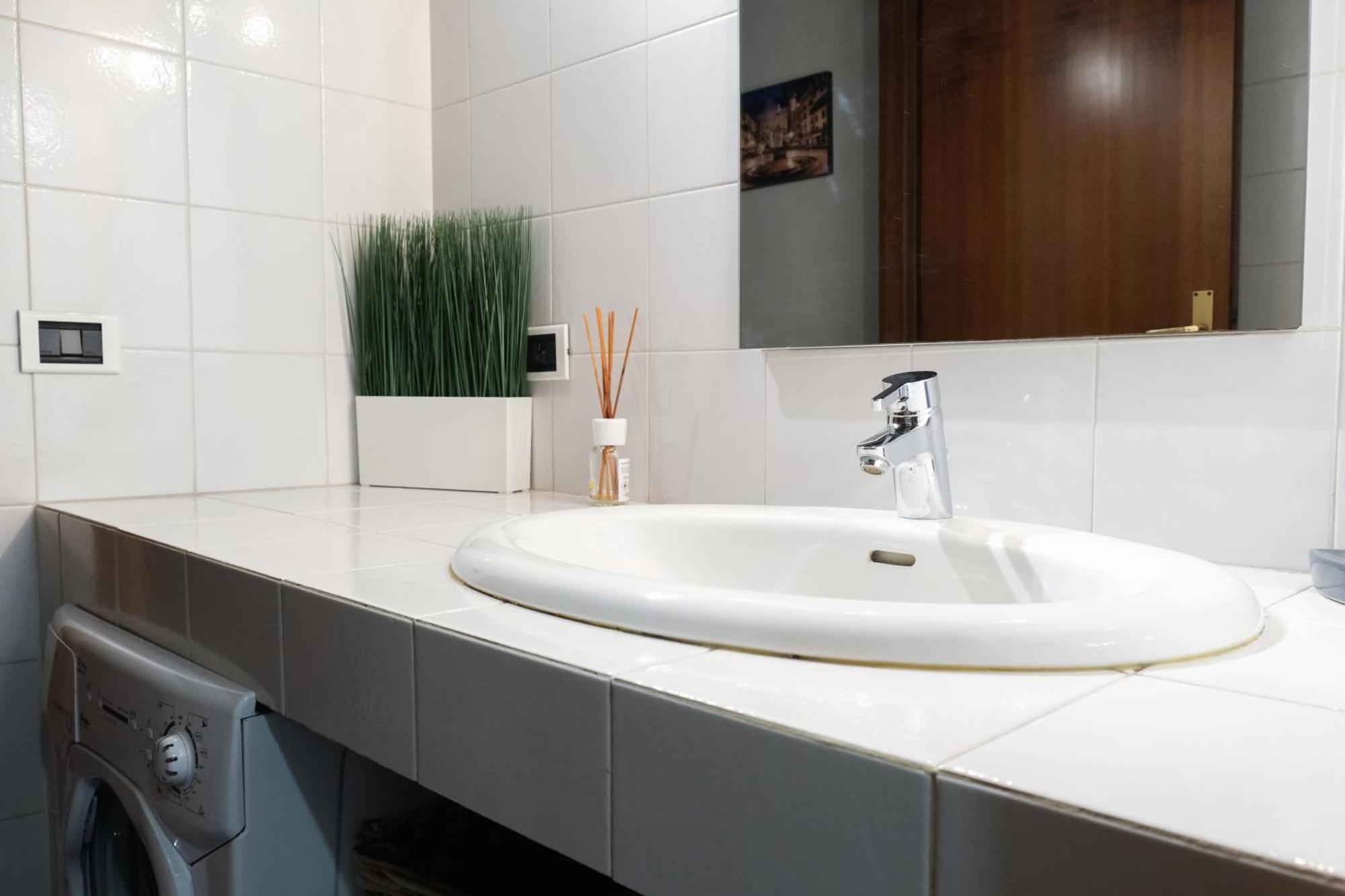 Carega City Center Apartment Верона Экстерьер фото